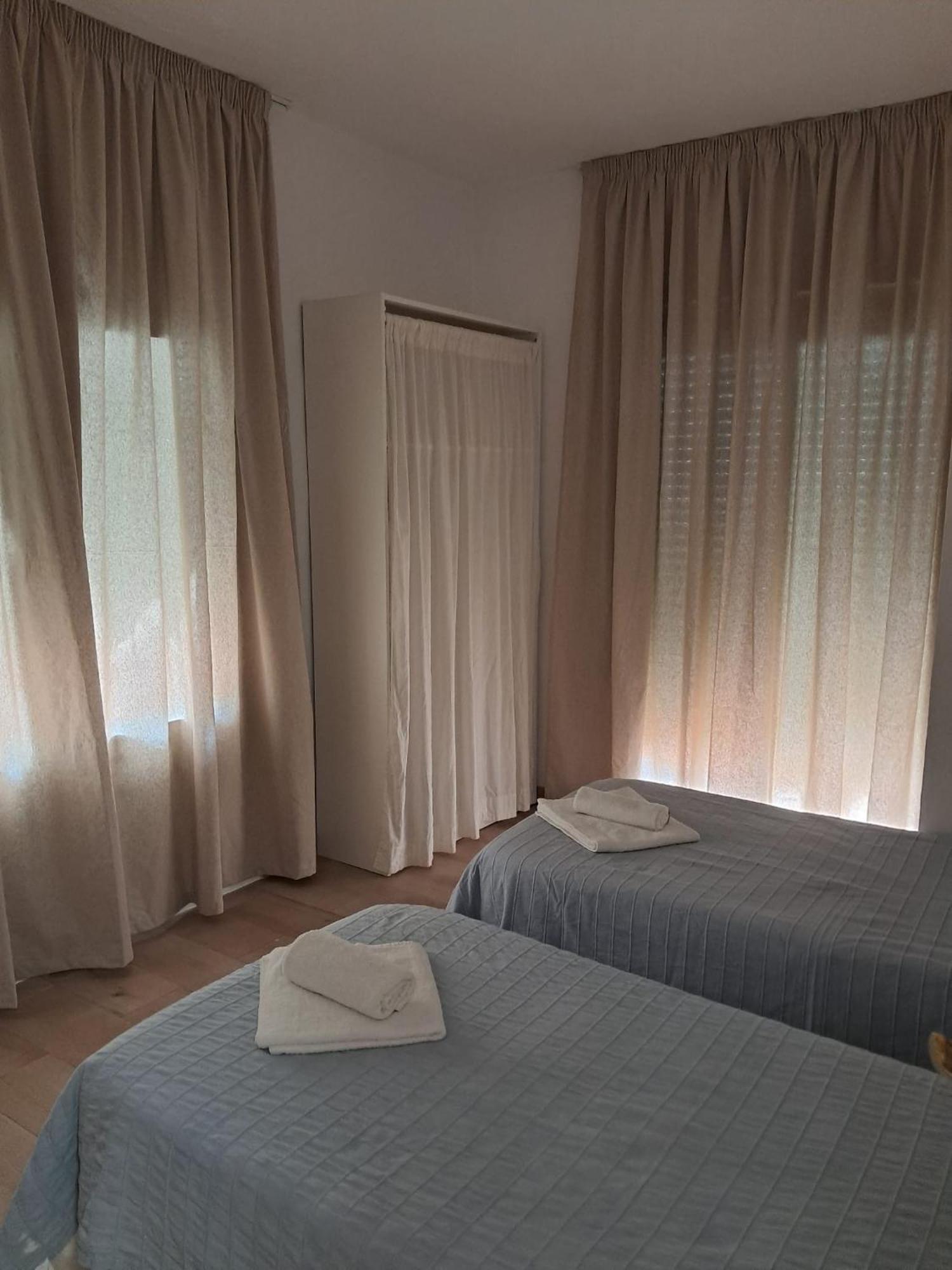 Hostal Casa Torrent Canet De Mar Exterior photo